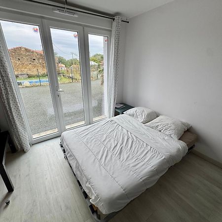 Domaine Des 5 Roses - Rose Rouge Apartamento La Guierche Exterior foto