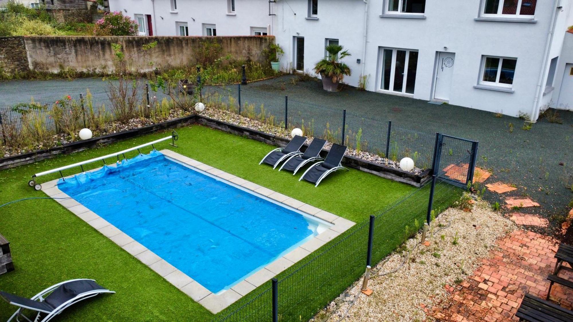 Domaine Des 5 Roses - Rose Rouge Apartamento La Guierche Exterior foto